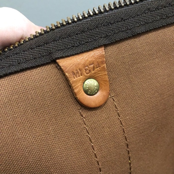 Vintage Authentic Louis Vuitton Kepall 60 Duffel - Picture 8 of 8